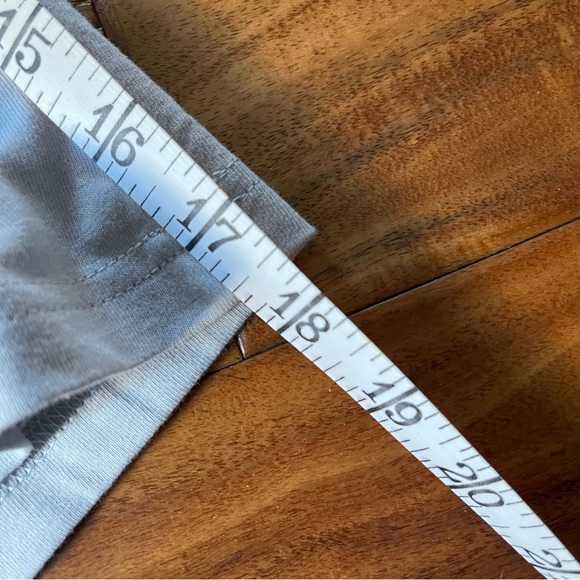 EUC American Eagle 🦅 T-shirt - Picture 6 of 7